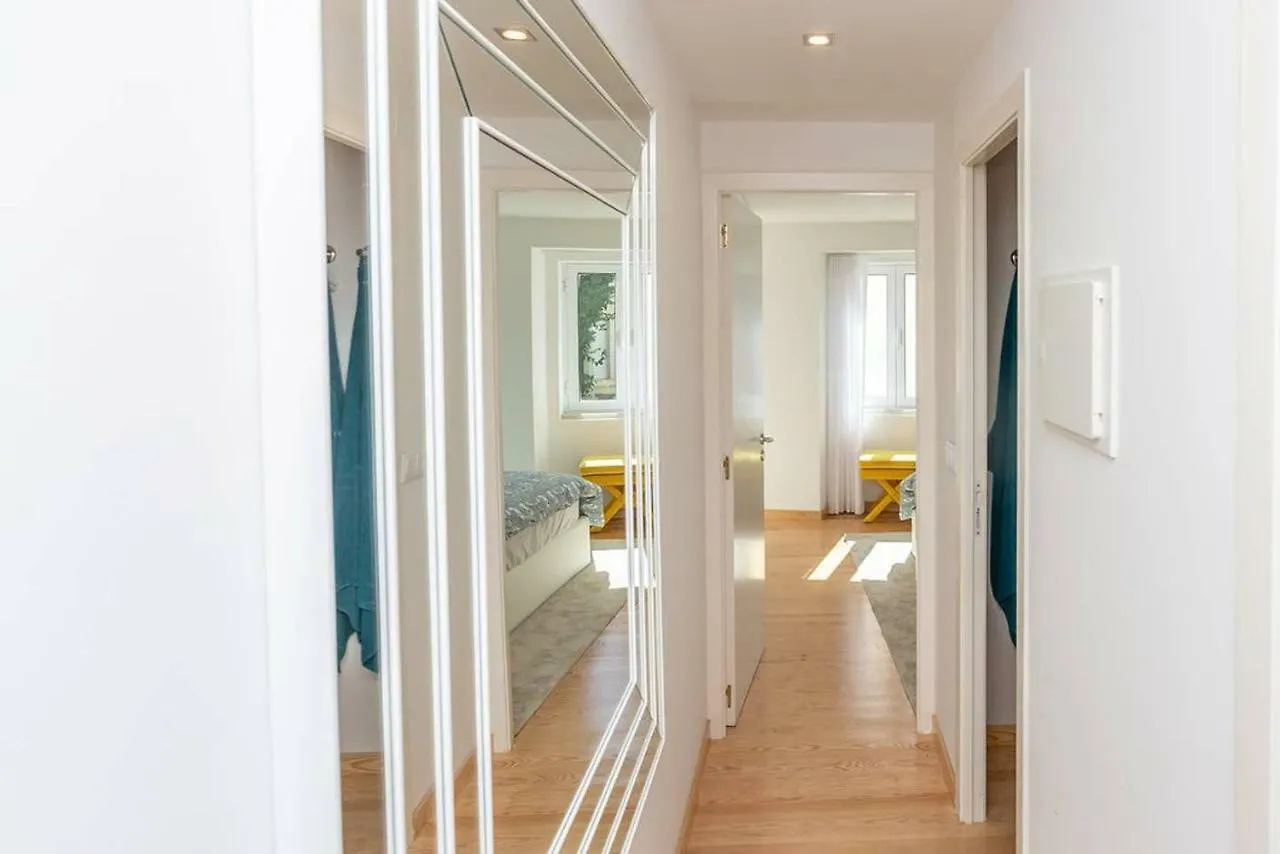 Cascais Seaside Duplex - 200M From The Beach! Apartment